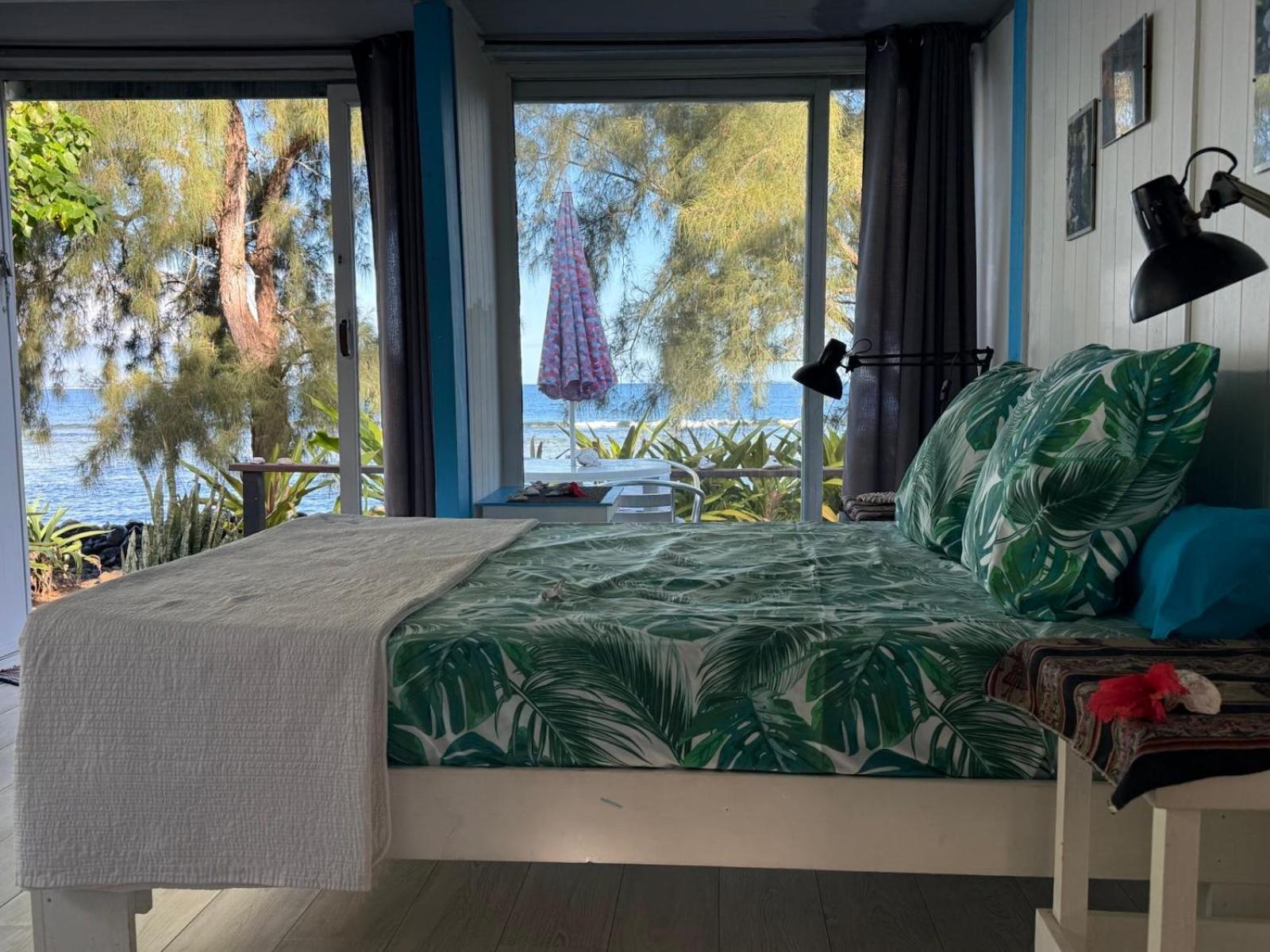 Bungalow Vue Lagon 180 Degre, La Maison Bleue Moorea Exteriör bild