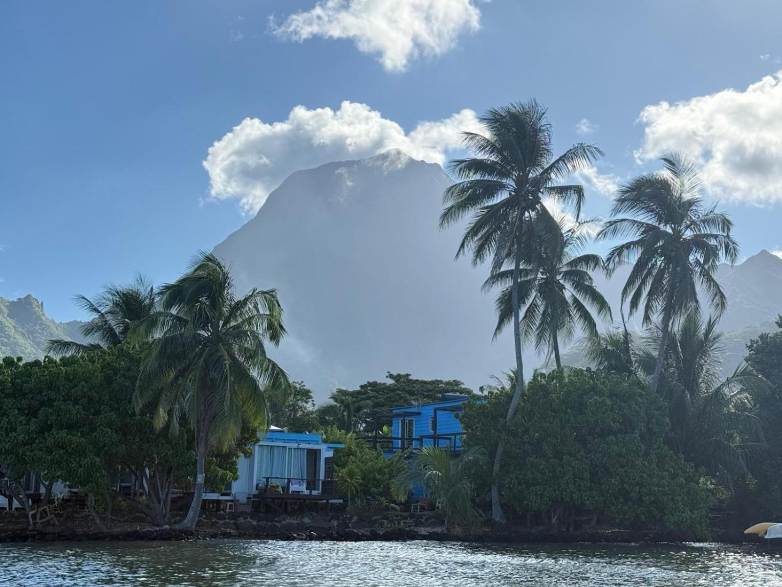 Bungalow Vue Lagon 180 Degre, La Maison Bleue Moorea Exteriör bild